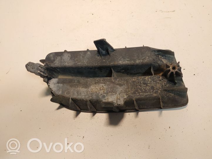 Toyota Hiace (H200) Kratka dolna zderzaka przedniego 5212826100