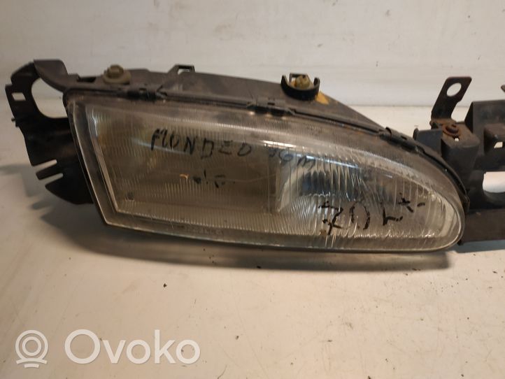 Ford Mondeo MK I Lampa przednia 