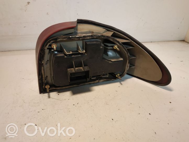 Ford Mondeo MK I Lampa tylna 93B613N004