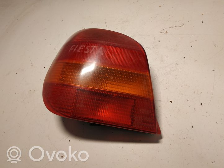 Ford Fiesta Lampa tylna 89FG13N004BA