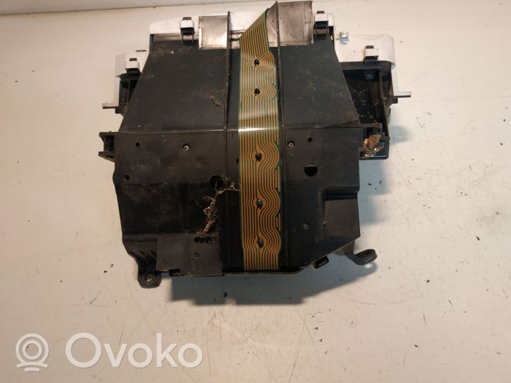 Toyota Yaris Tachimetro (quadro strumenti) 9880