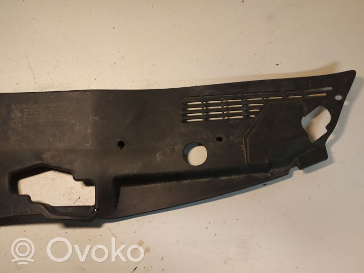 Toyota Corolla Verso AR10 Konepellin lukituksen muotolista 532890F010