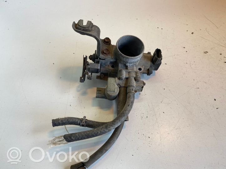 Toyota Corolla E100 Clapet d'étranglement 16740