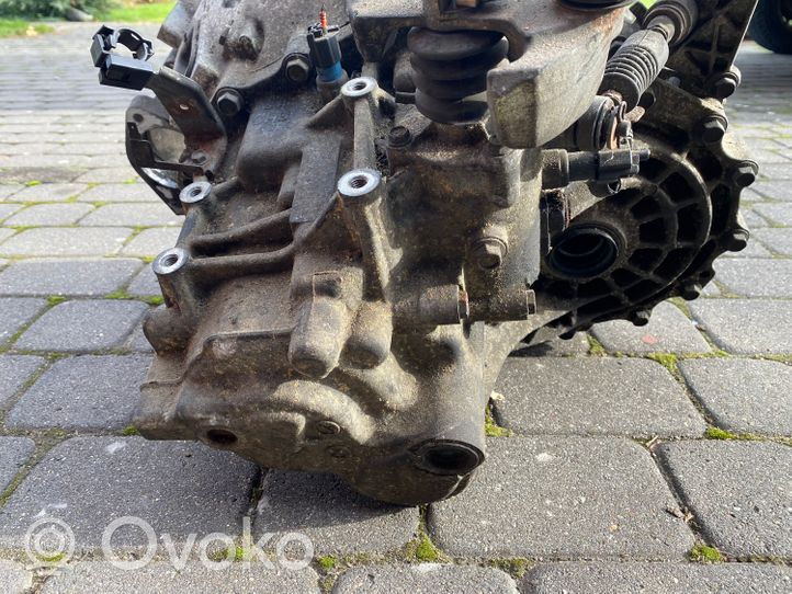 Nissan Primera Mechaninė 6 pavarų dėžė 3200131489