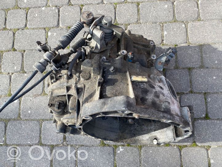 Nissan Primera Mechaninė 6 pavarų dėžė 3200131489