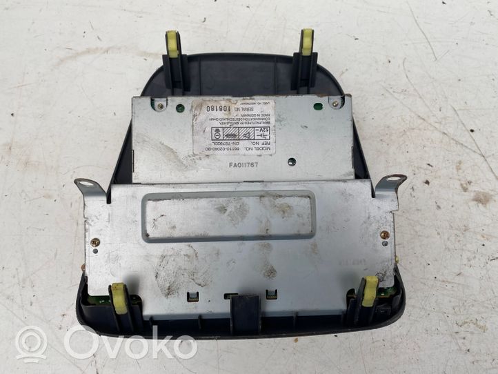 Toyota Corolla E110 Unità principale autoradio/CD/DVD/GPS 8611002040BO