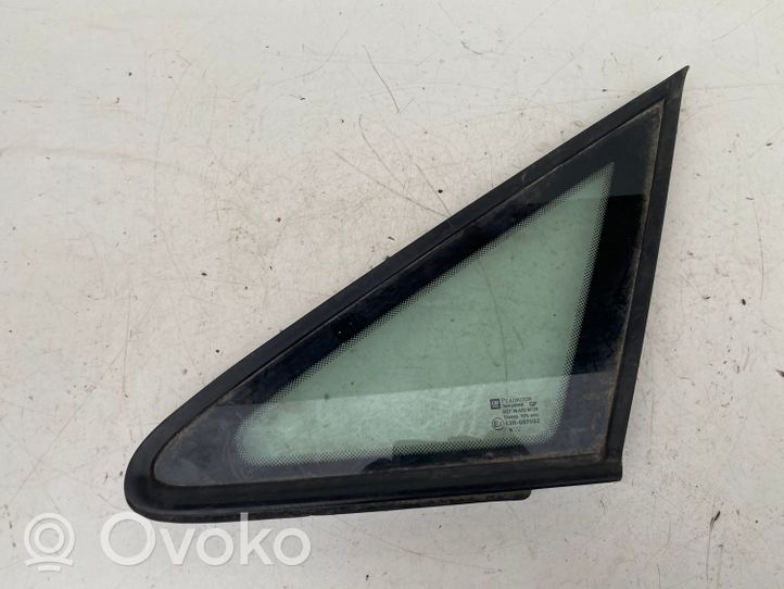 Opel Zafira A Fenêtre latérale avant / vitre triangulaire (4 portes) 