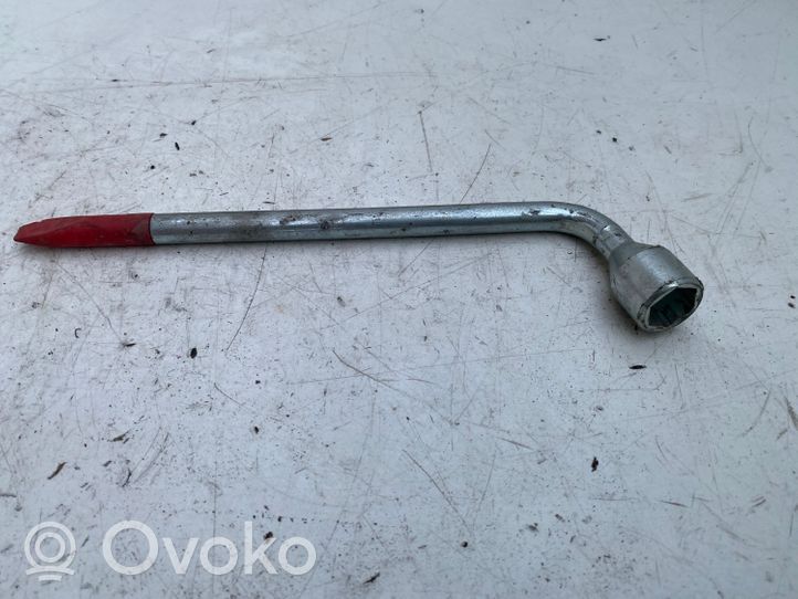 Volvo S80 Wheel nut wrench 