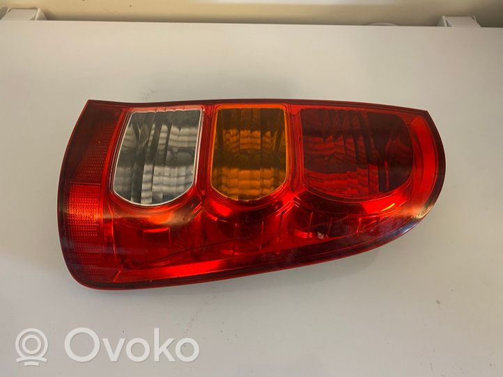 Toyota Hilux (AN10, AN20, AN30) Lampa tylna 150109