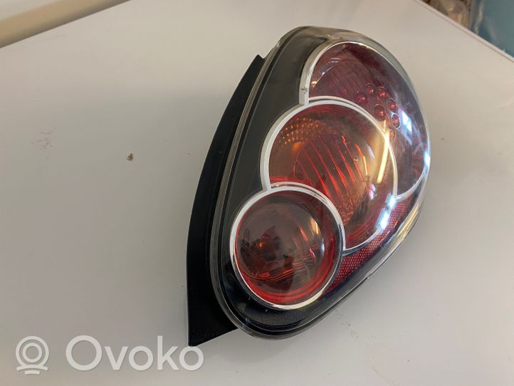 Toyota Aygo AB10 Lampa tylna 815500H071