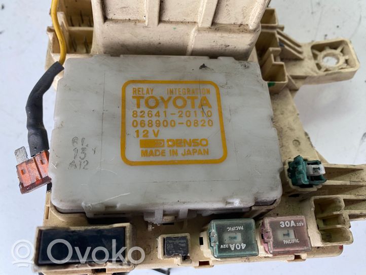 Toyota Camry Блок предохранителей 8264120110