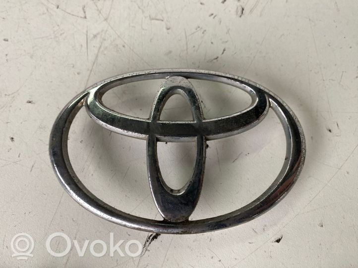 Toyota Camry Emblemat / Znaczek tylny / Litery modelu 