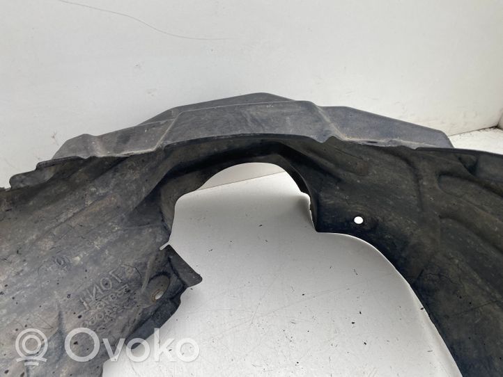 Toyota Avensis Verso Pare-boue passage de roue avant 5387644050