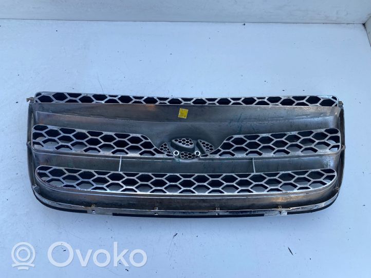 Hyundai Santa Fe Front bumper upper radiator grill E865612B010