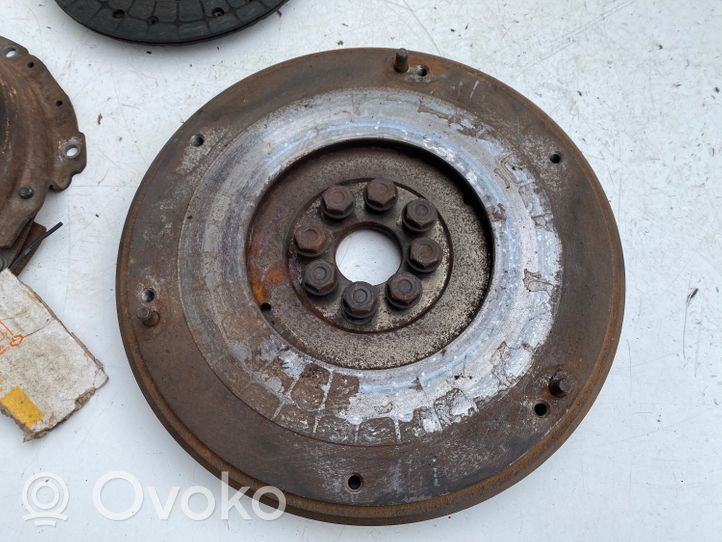 Toyota Avensis T220 Sankabos komplektas 3125005040B