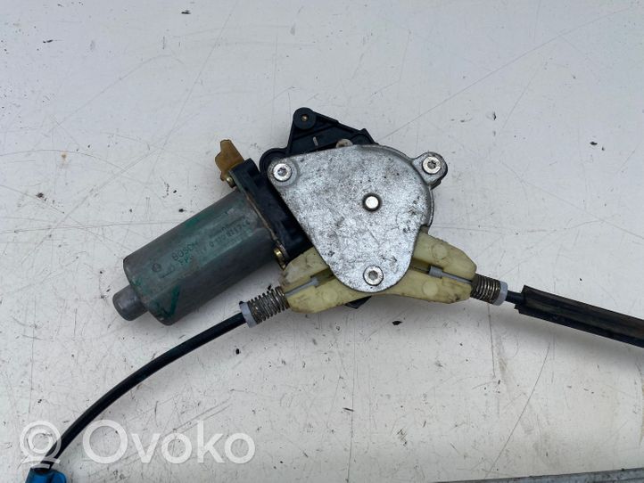 Toyota Avensis T220 Takaoven ikkunan nostin moottorilla 0130821744