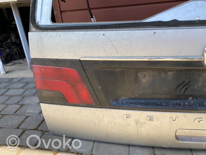 Peugeot 806 Tylna klapa bagażnika 1482030080