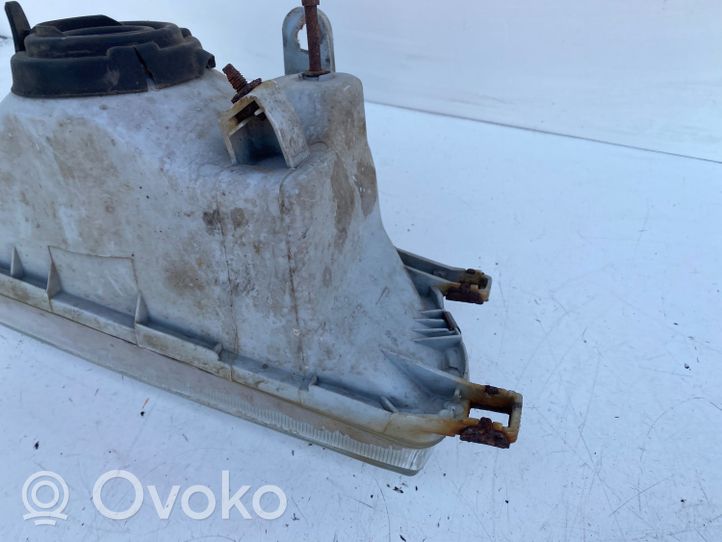 Toyota Corolla E90 Faro/fanale 082121140