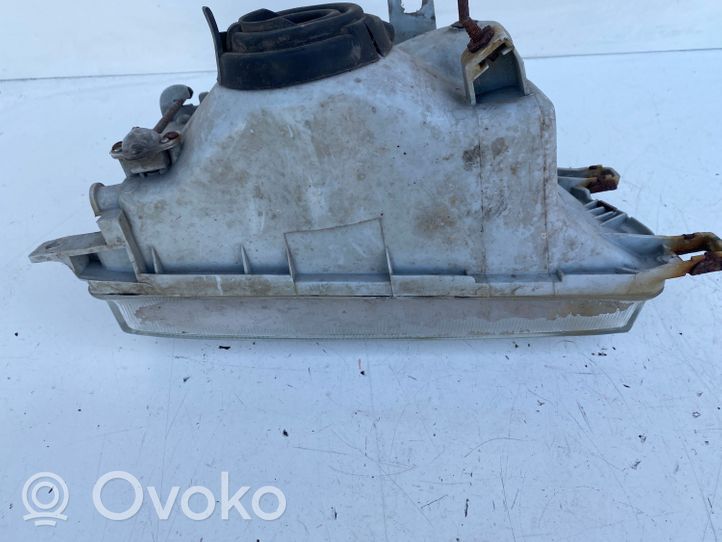 Toyota Corolla E90 Faro/fanale 082121140