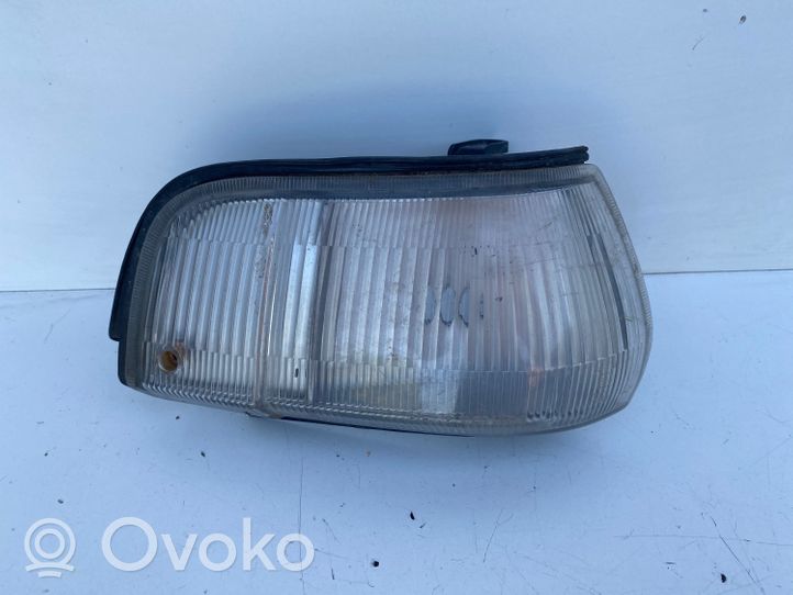 Toyota Corolla E90 Indicatore di direzione anteriore 082121556