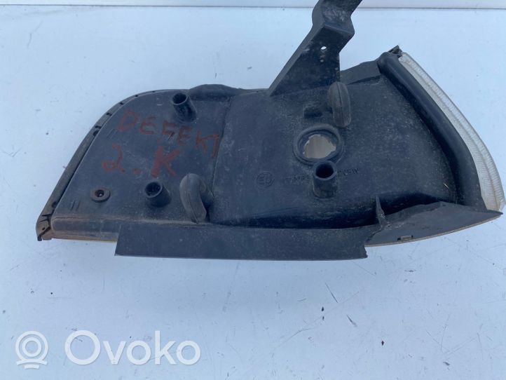 Toyota Corolla E90 Indicatore di direzione anteriore 12292