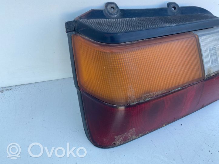 Toyota Corolla E80 Lampa tylna 12207