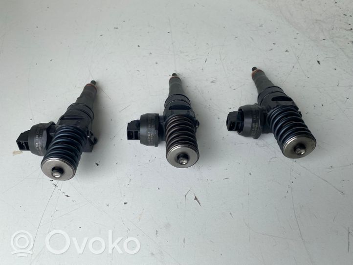 Volkswagen Golf V Set di iniettori 038130073AG