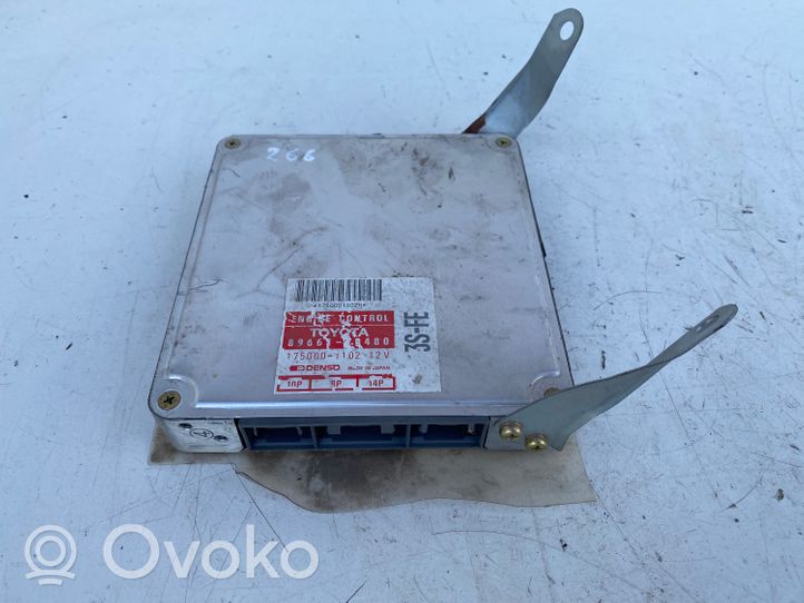 Toyota Carina T170 Calculateur moteur ECU 8966120480