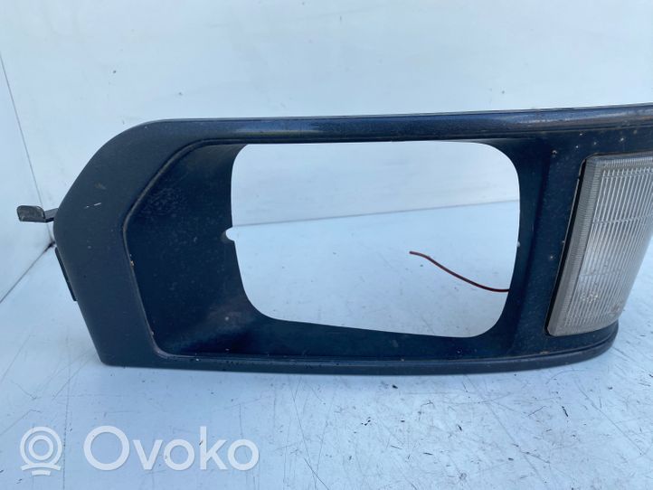 Isuzu Midi Rivestimento sotto il faro/fanale 21221394