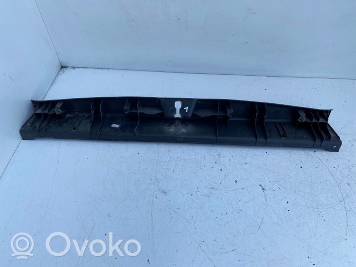 Toyota Avensis T220 Bagažinės slenksčio apdaila 5838705060