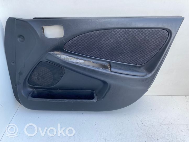 Toyota Avensis T220 Etuoven verhoilu 