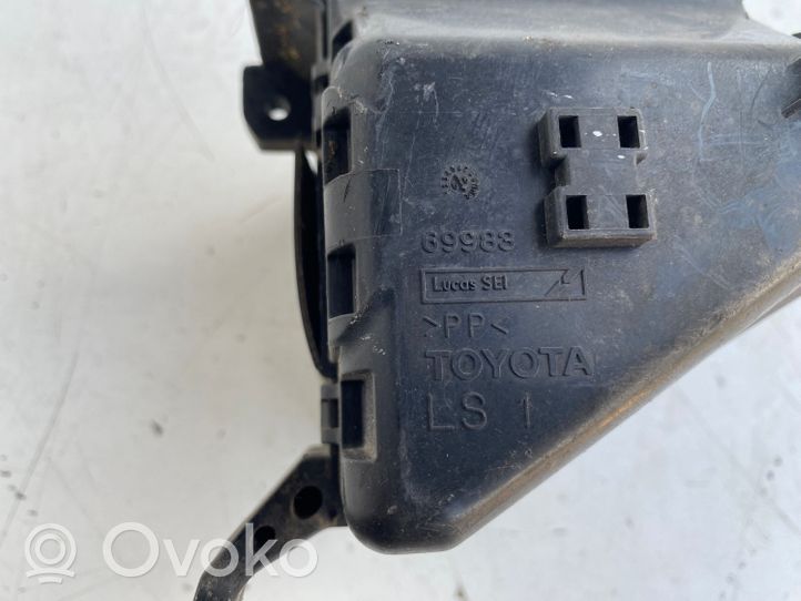 Toyota Avensis T220 Saugiklių blokas 69983