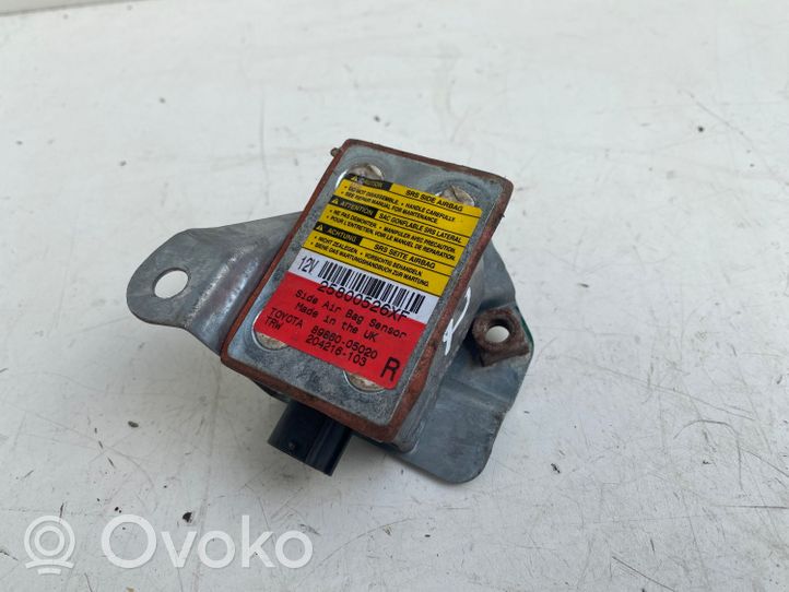 Toyota Avensis T220 Czujnik uderzenia Airbag 8986005020