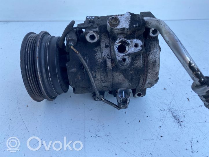 Toyota Avensis T220 Ilmastointilaitteen kompressorin pumppu (A/C) 4472203435