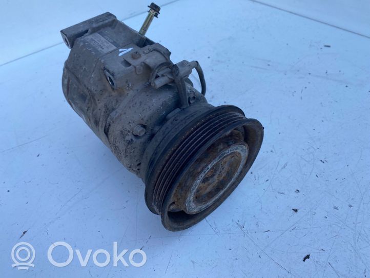 Toyota Avensis T220 Ilmastointilaitteen kompressorin pumppu (A/C) 4472203435