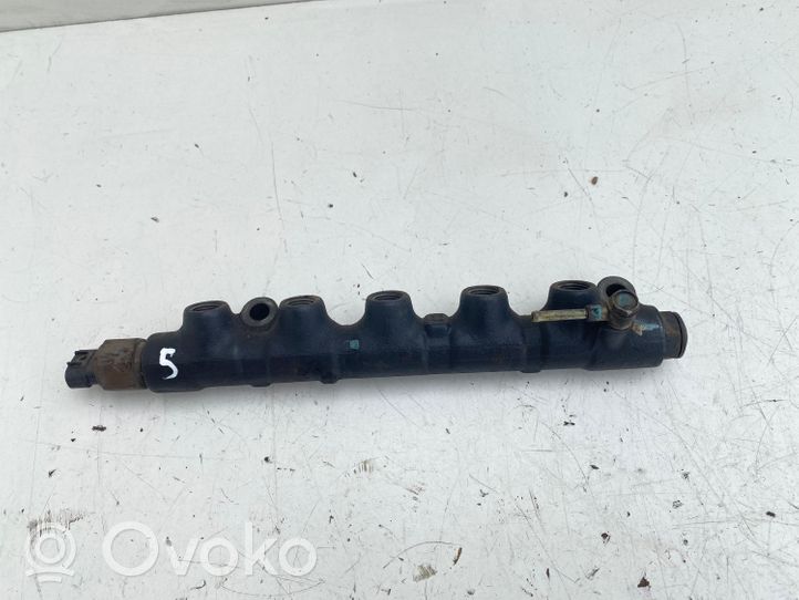 Toyota Avensis T220 Tuyau de conduite principale de carburant 8945812010