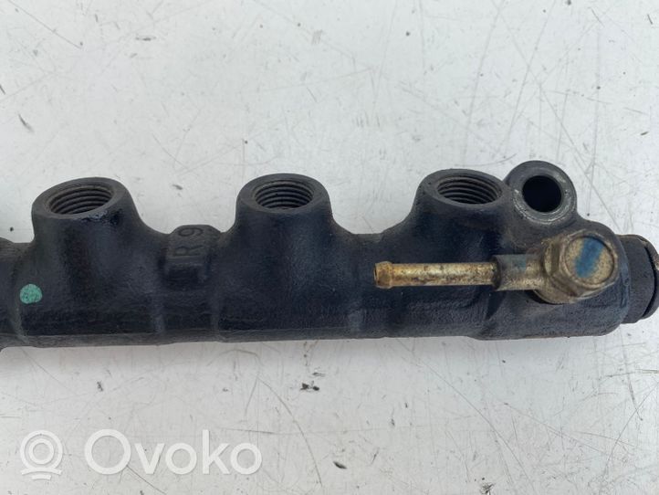 Toyota Avensis T220 Tuyau de conduite principale de carburant 8945812010