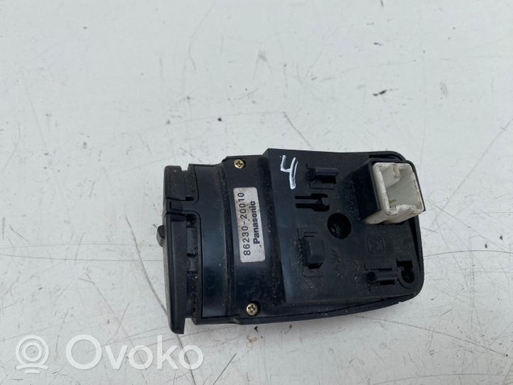 Toyota Avensis T220 Pulsanti/interruttori sul volante 8623020010