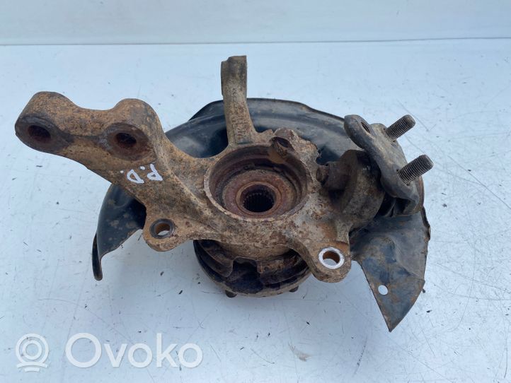 Toyota Avensis T220 Front wheel hub 