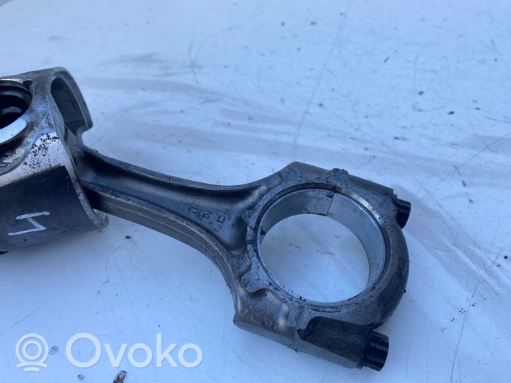 Toyota Avensis T220 Piston avec bielle 