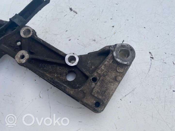 Volkswagen Golf V Altra parte della sospensione anteriore 1K0199295F