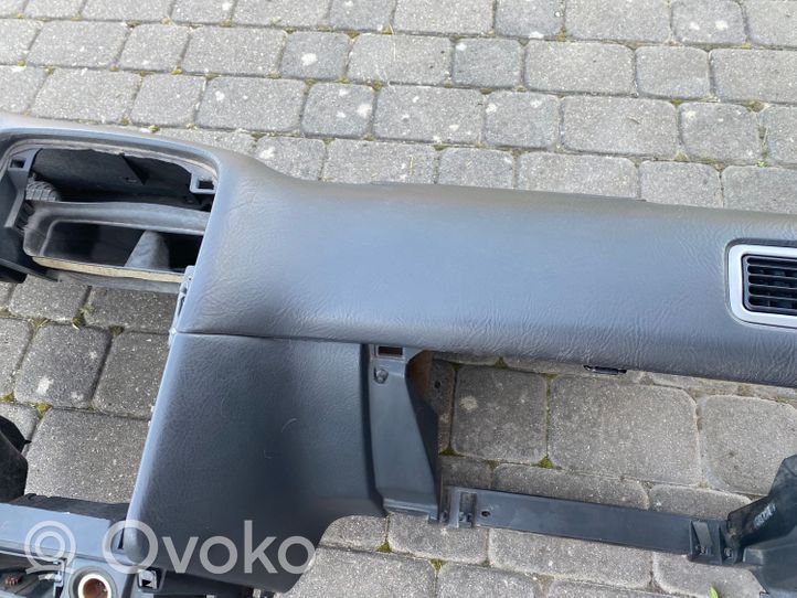 Toyota Avensis T220 Kojelauta 5595005030