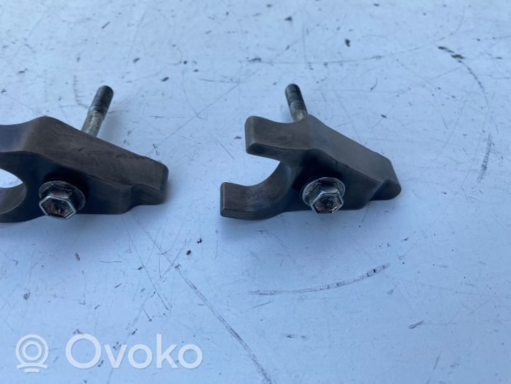 Toyota Avensis T250 Support de pince d'injecteur de carburant 