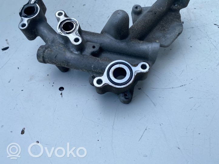 Toyota Avensis T250 Supporto di montaggio del filtro dell’olio 