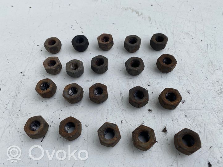 Toyota Previa (XR30, XR40) II Nuts/bolts 