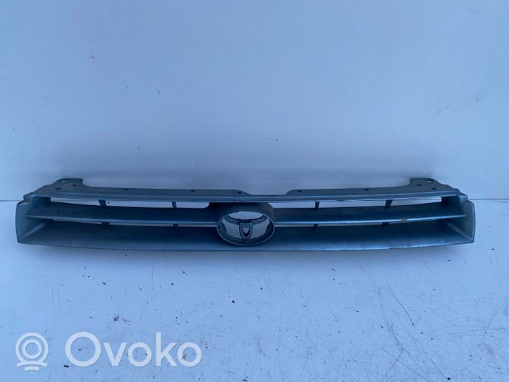 Toyota Camry Etusäleikkö 3311106010