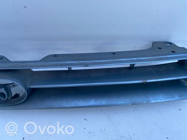 Toyota Camry Etusäleikkö 3311106010