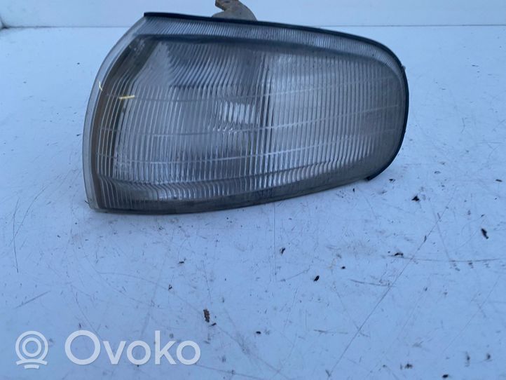 Toyota Camry Priekšējais pagrieziena lukturis 171119B