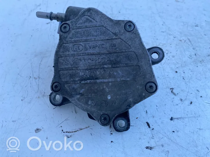 Toyota Avensis T250 Alipainepumppu 18100775