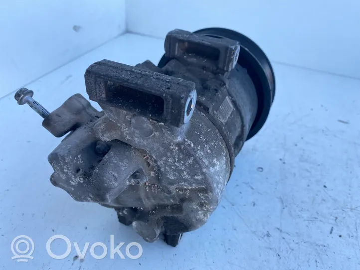 Toyota Avensis T250 Ilmastointilaitteen kompressorin pumppu (A/C) 4472601744